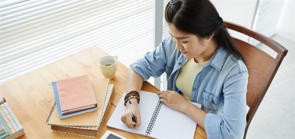 How To Become An Essayist: An Ultimate Guide